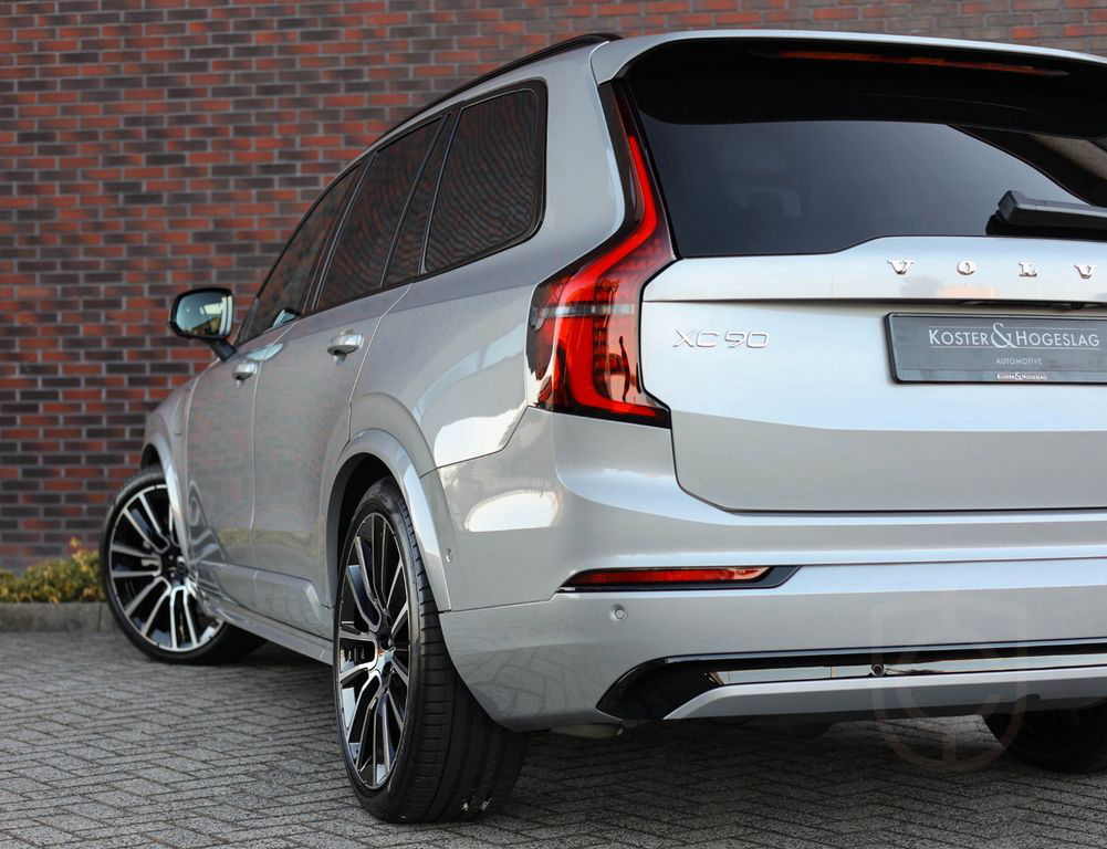 Volvo XC 90 Ultra Dark Recharge AWD *Massage*B&W*Luft*