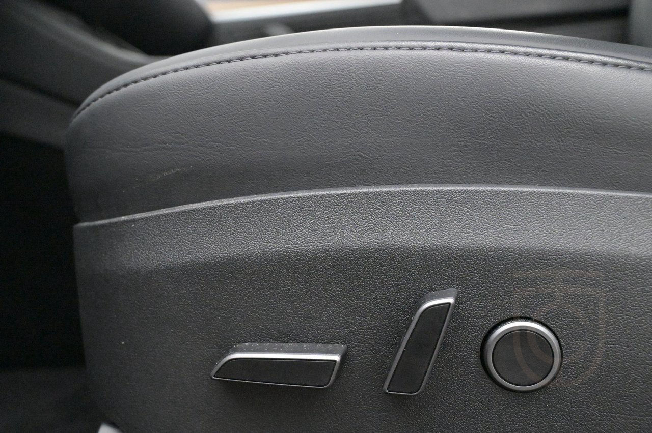 Tesla Model Y Performance AWD Autopilot Pano