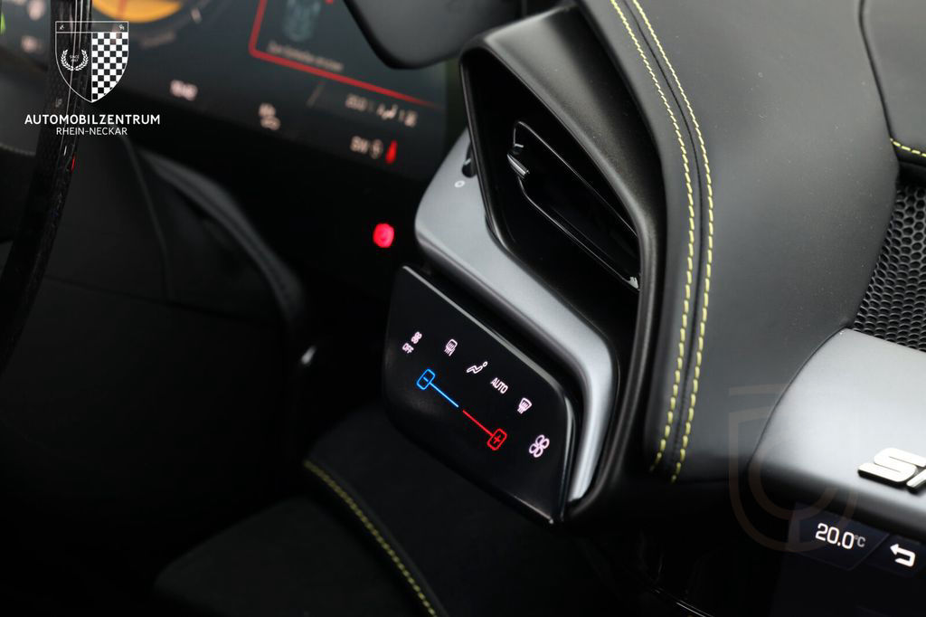 Ferrari SF90 Stradale RacingSeats/Carbon-LED/Liftsystem