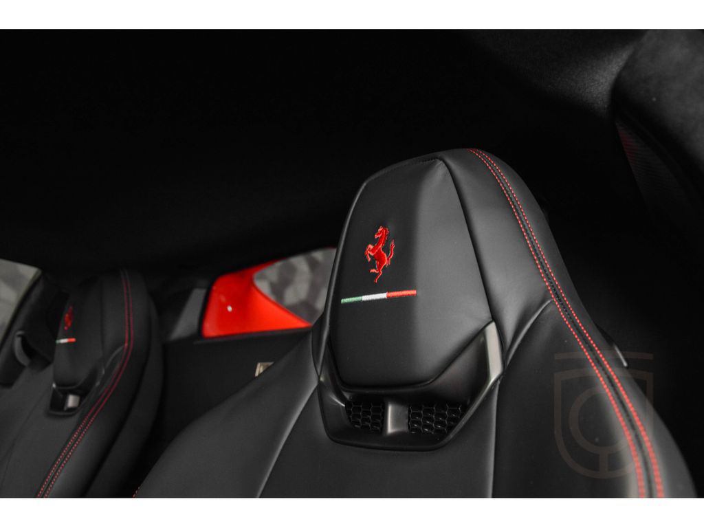 Ferrari 296 GTB V6 ROSSO CORSA