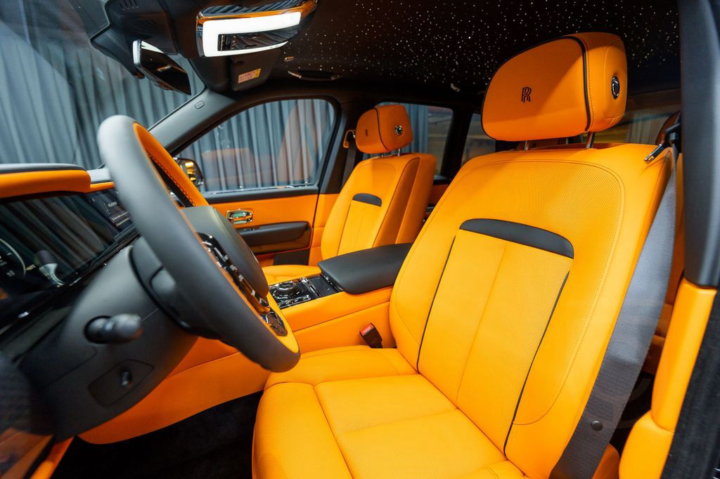 Rolls-Royce Cullinan Black Badge 4Seats Starlight 2025 FULL