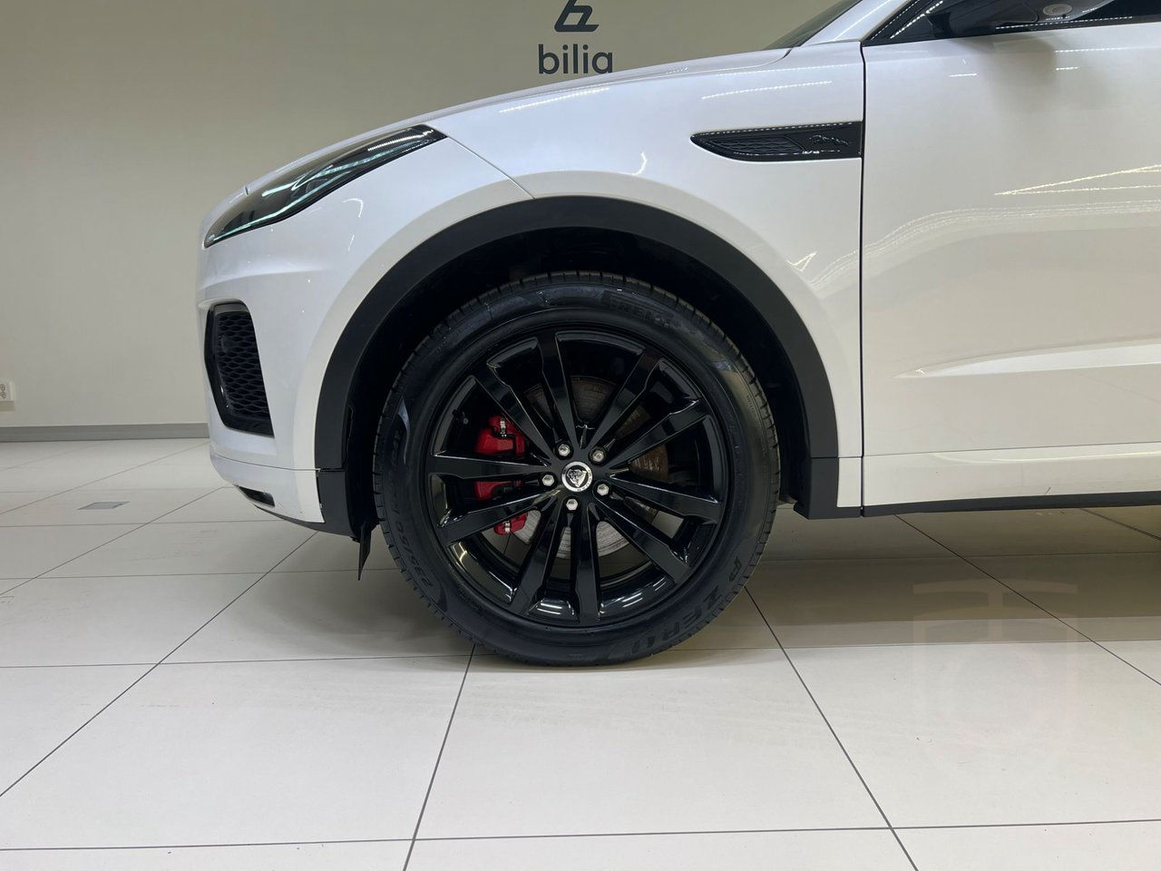 Jaguar E-Pace P300e PHEV R-Dynamic