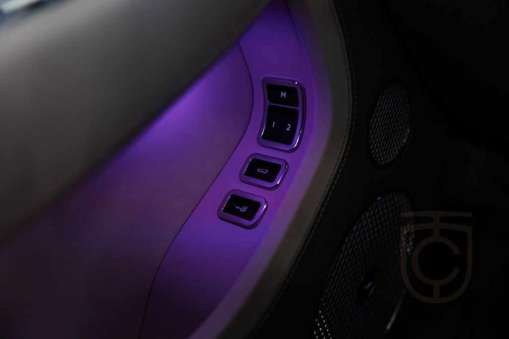 Bentley Continental GT Azure - Naim, Blackline spec.