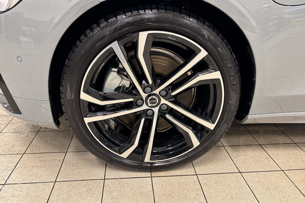 Volvo S90 Recharge T8 Ultimate Dark