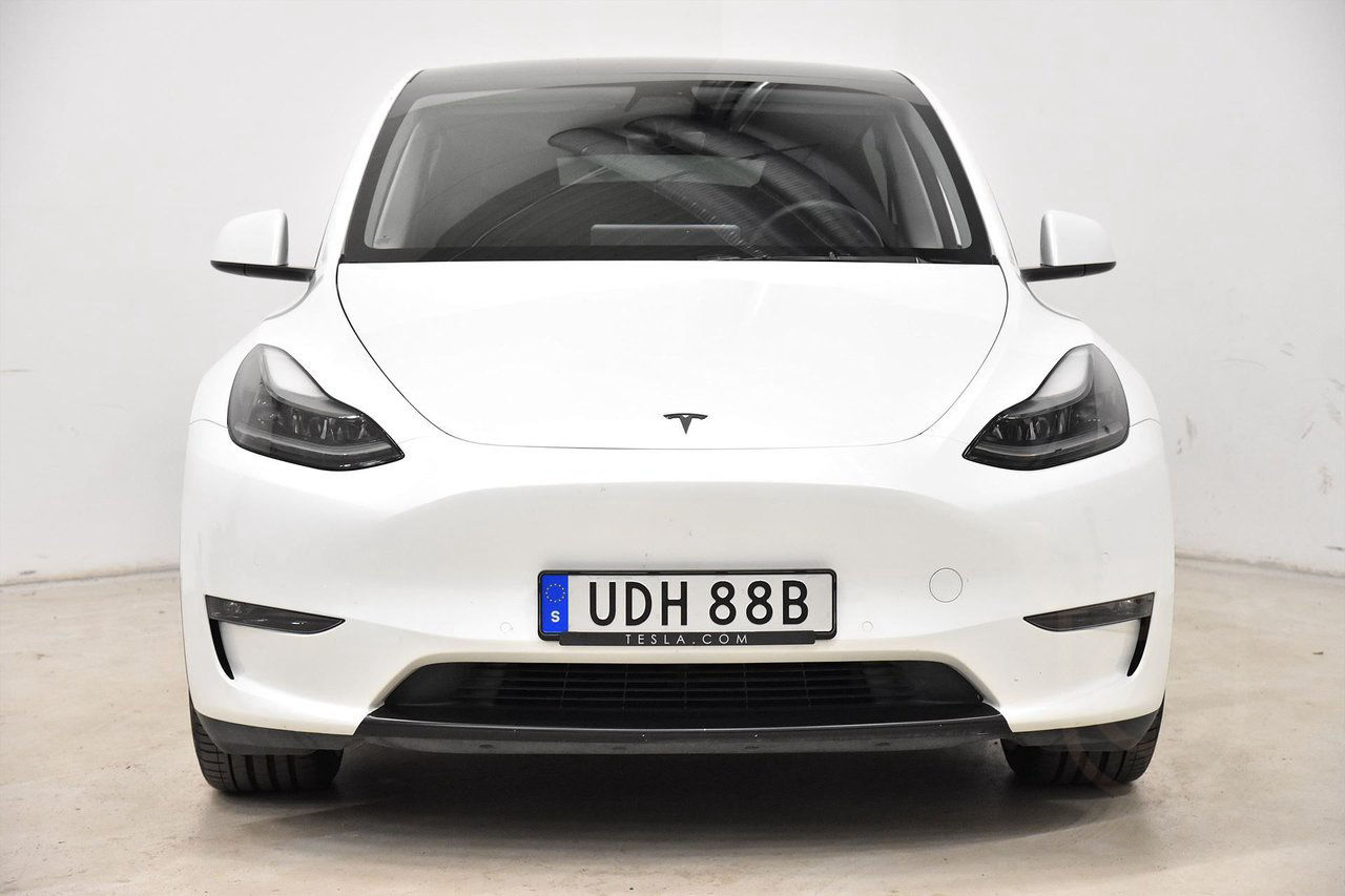 Tesla Model Y Performance AWD Pano