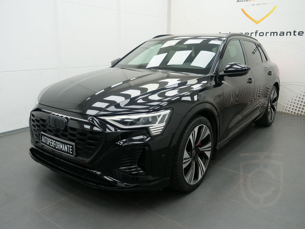 Audi Q8 55 e-tron Quattro S Line Pano