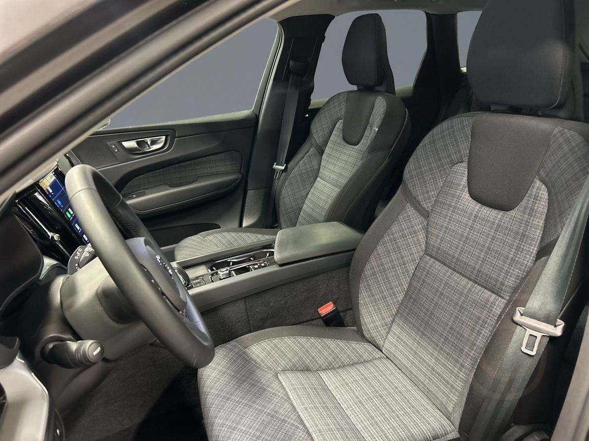 Volvo XC60 Recharge T6 II Core Edition