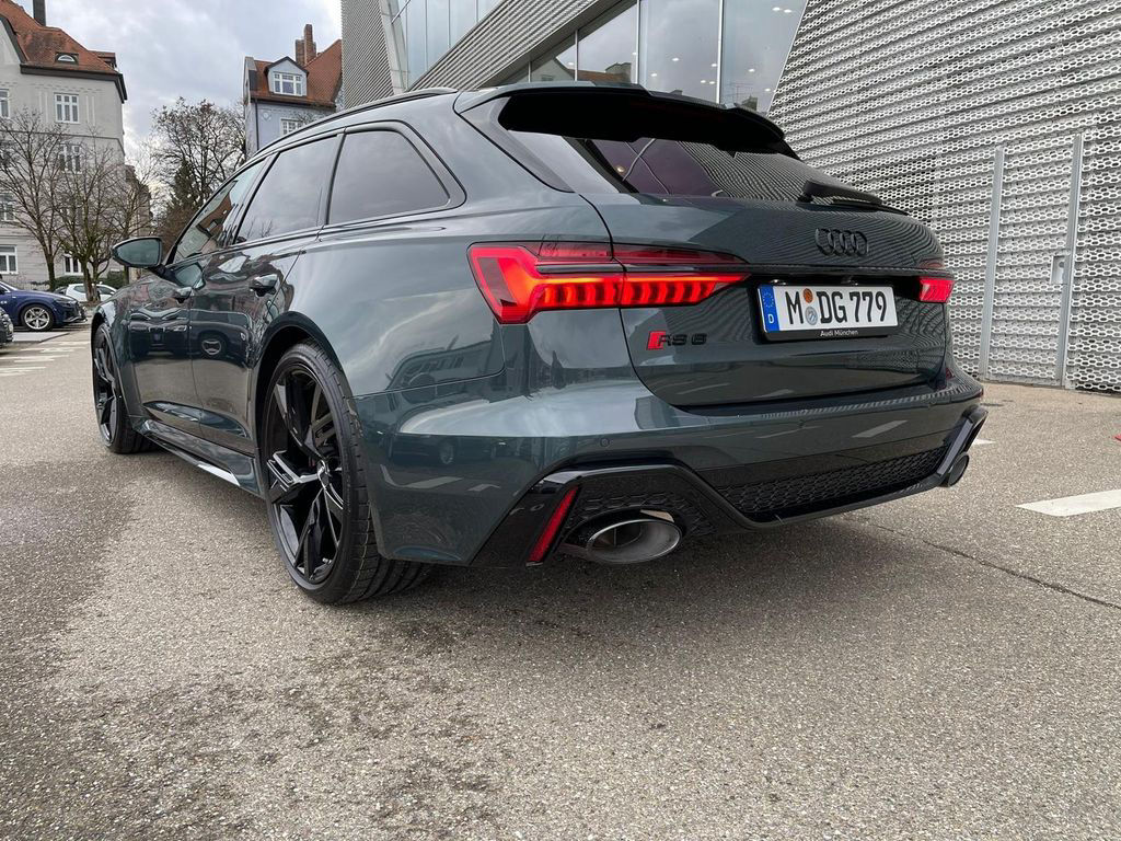 Audi RS6 RS 6 Avant 4.0 TFSI quattro RS-Dynamik. Plus