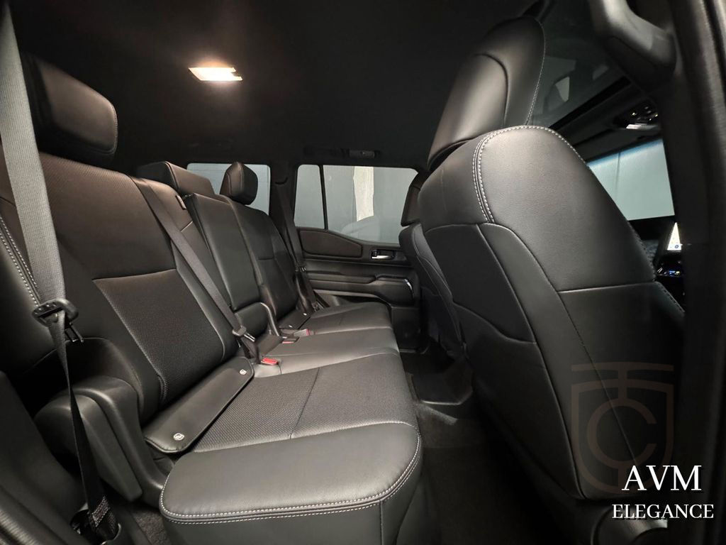 Toyota Land Cruiser 250 VX 2.8L*AHK*7 SEAT*PANO*KAMERA*