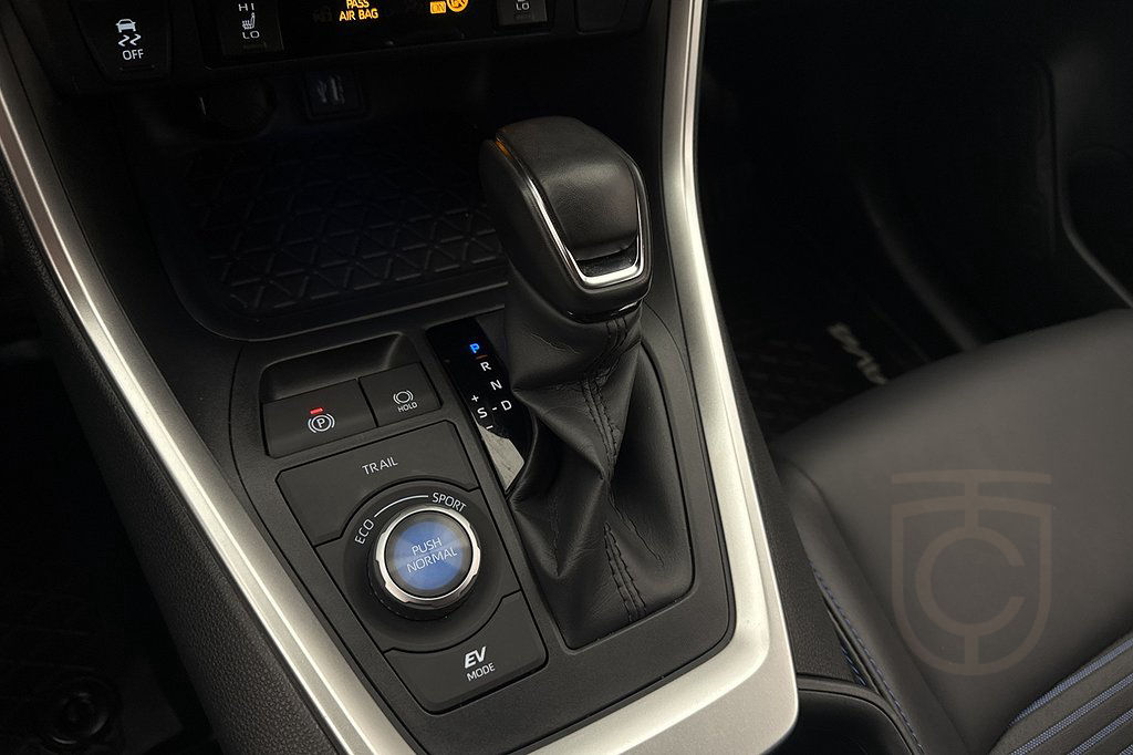 Toyota RAV4 Hybrid AWD-i