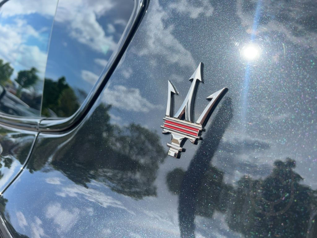 Maserati Levante TROFEO MY23 V8 580PS AWD Nero&Nero