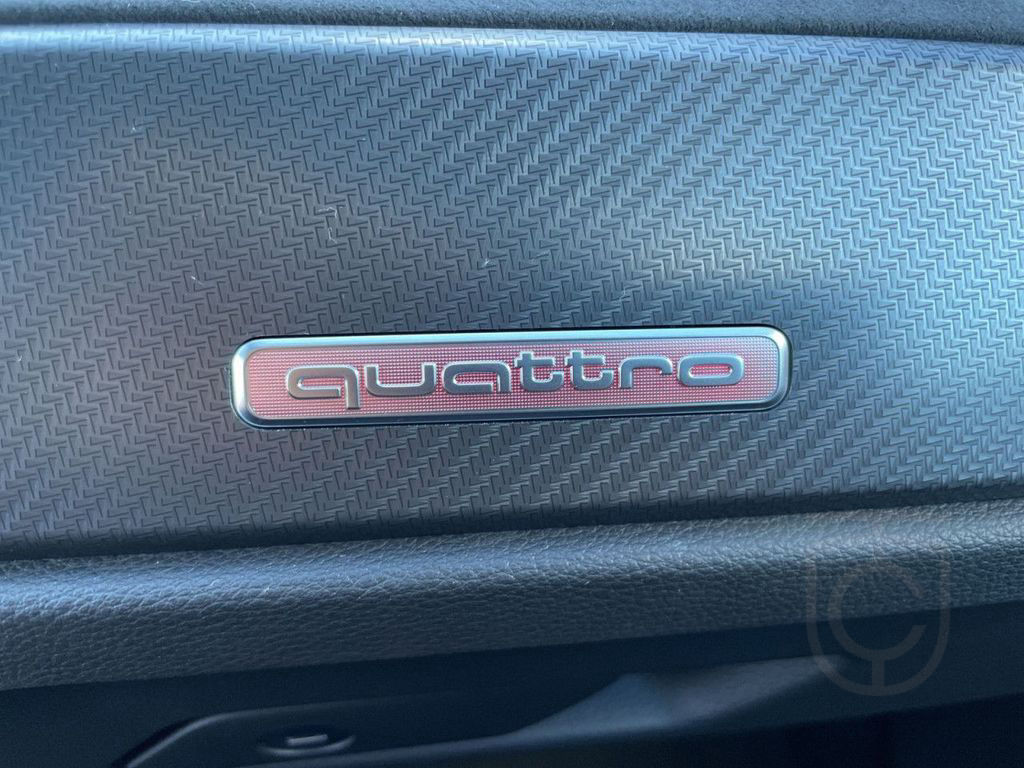 Audi RS Q3 Sportback quattro S tronic MATRIX AHK