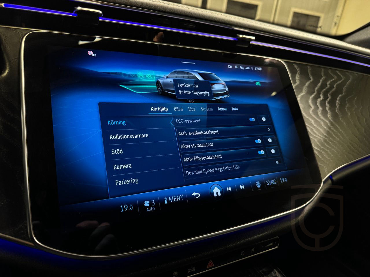 Mercedes-Benz E 300 de 4MATIC All-Terrain Driver assist