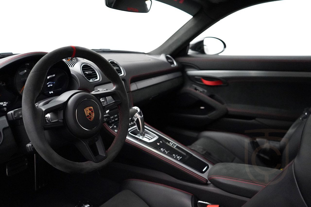 Porsche 718 Cayman GT4 MR