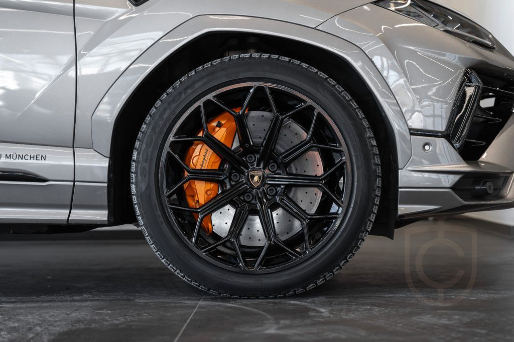 Lamborghini Urus S | Akrapovič | Full Spec