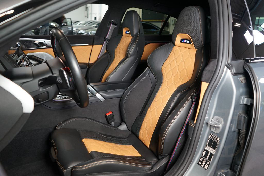 BMW M8 COMP*GC*xDRIVE*LASER*B&W*112.562€ NETTO