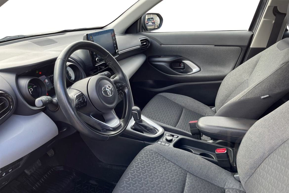 Toyota Yaris Cross Hybrid AWD-i 1,5 ACTIVE PARKERINGSSENS