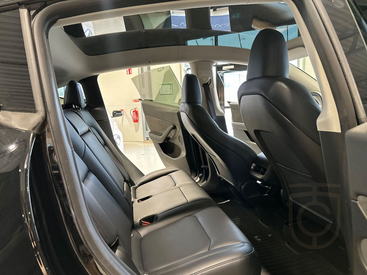 Tesla Model Y Long Range AWD,