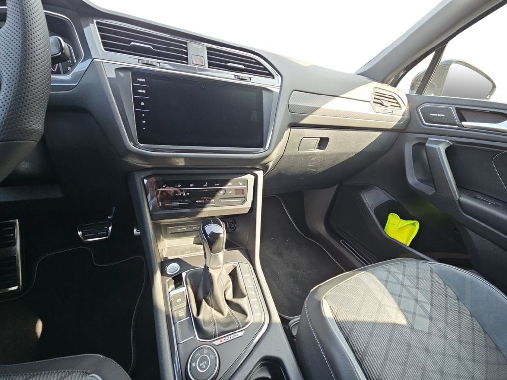 Volkswagen Tiguan Allspace R-Line 2.0 TDI 4M DSG AHK/PANO/3