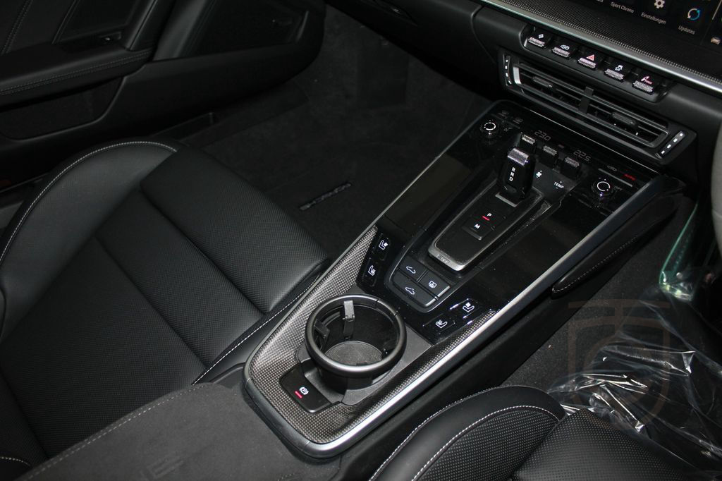 Porsche 992 Turbo S RHD/Sportabgas/SportDesign/GDach/SWA