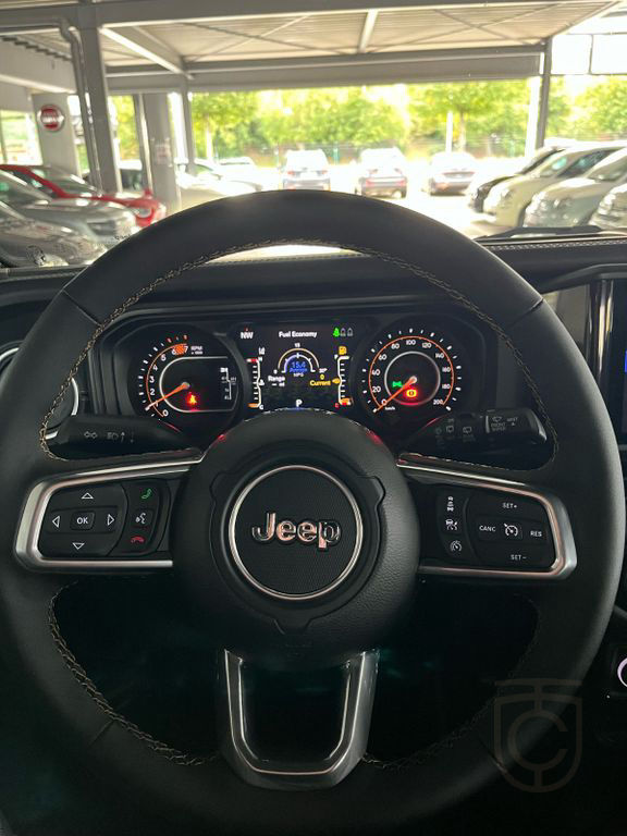 Jeep Wrangler Sahara 2.0 Benzin ***Schiebedach***
