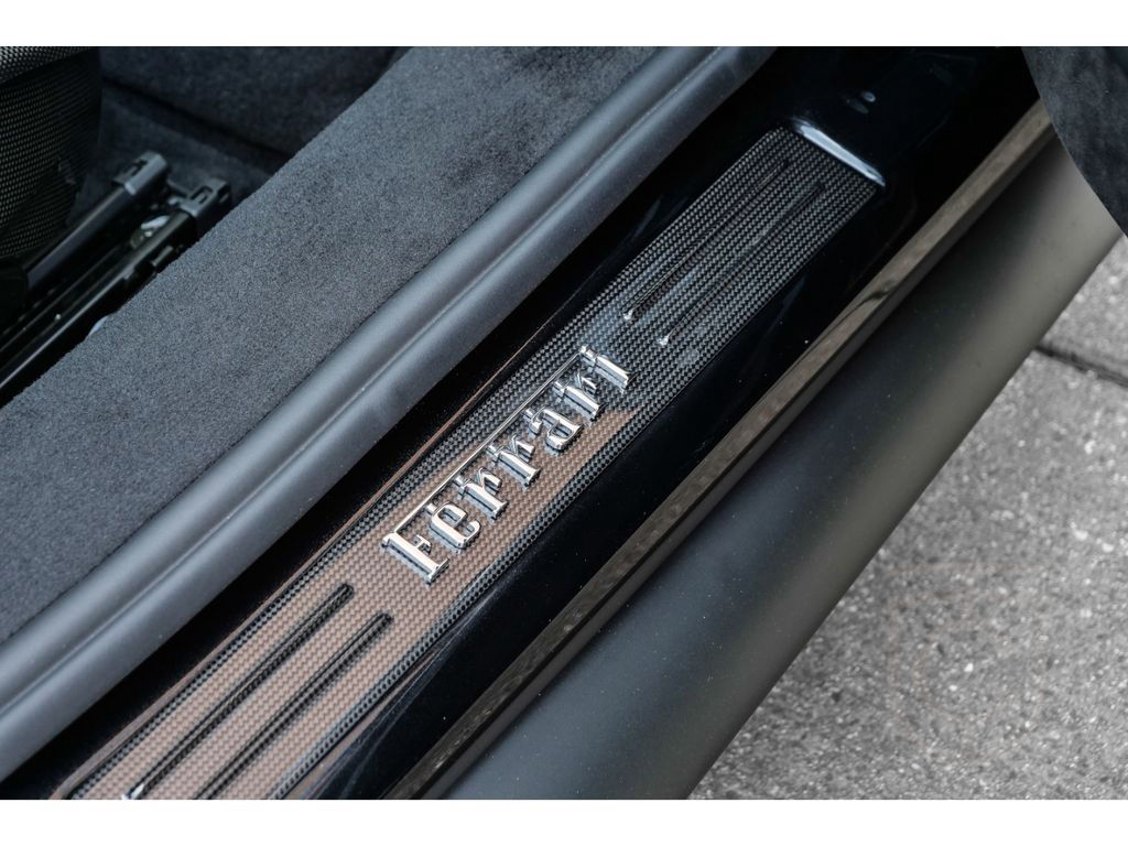 Ferrari 296 GTS *Lift*Carbon+LED*Daytona-Design*JBL*