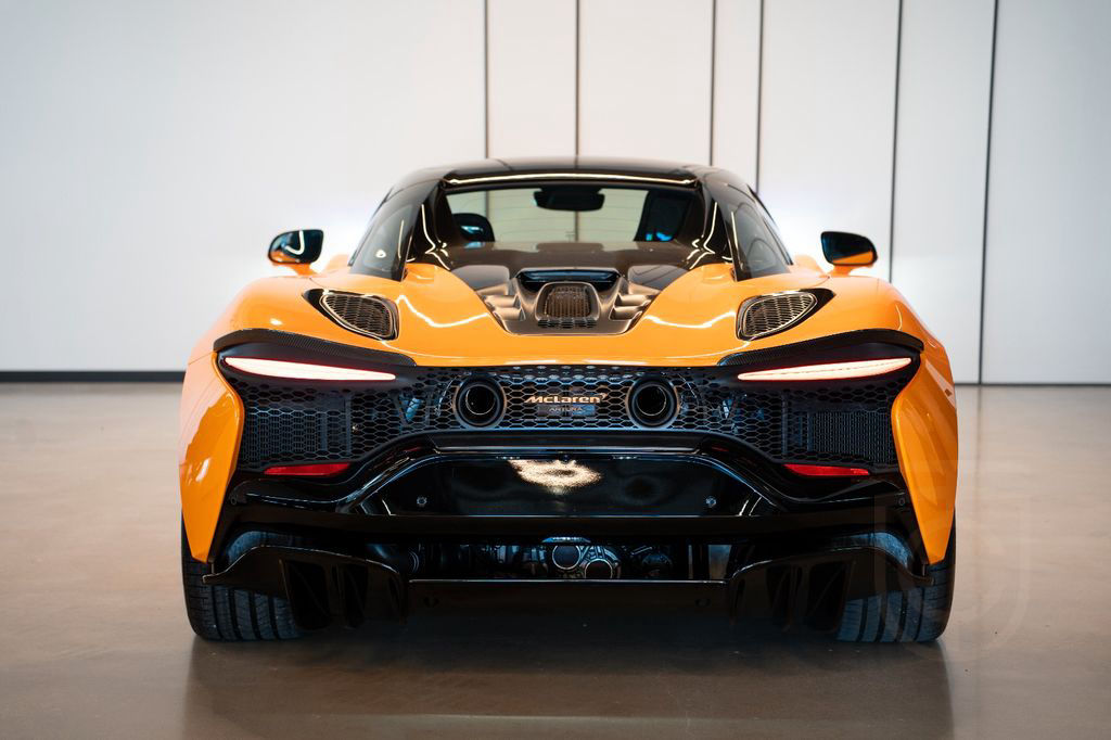 McLaren Artura MY24 , Lift*Practicality*Tech*Assist pack