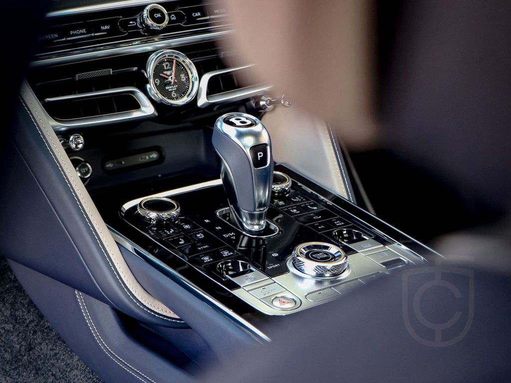 Bentley Flying Spur Speed V8 Hybrid