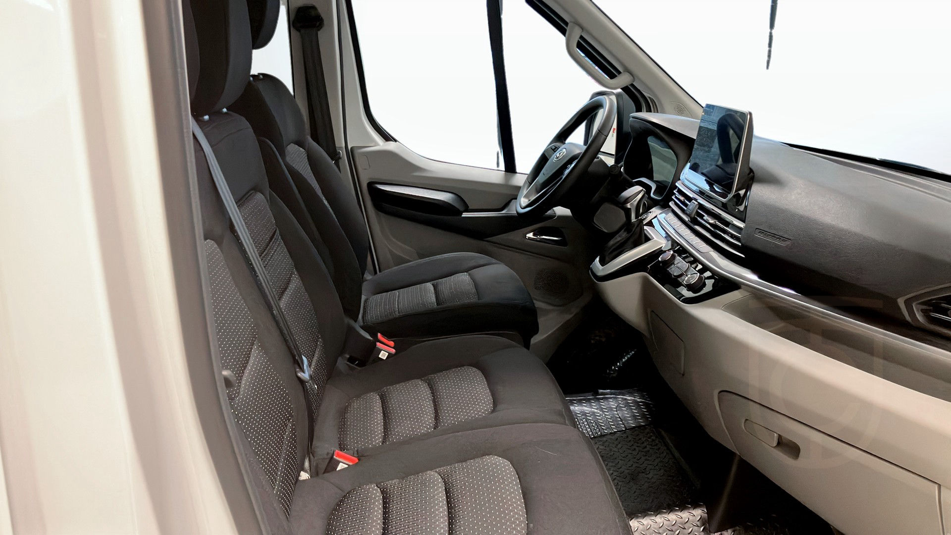 Maxus e-Deliver 9 N1