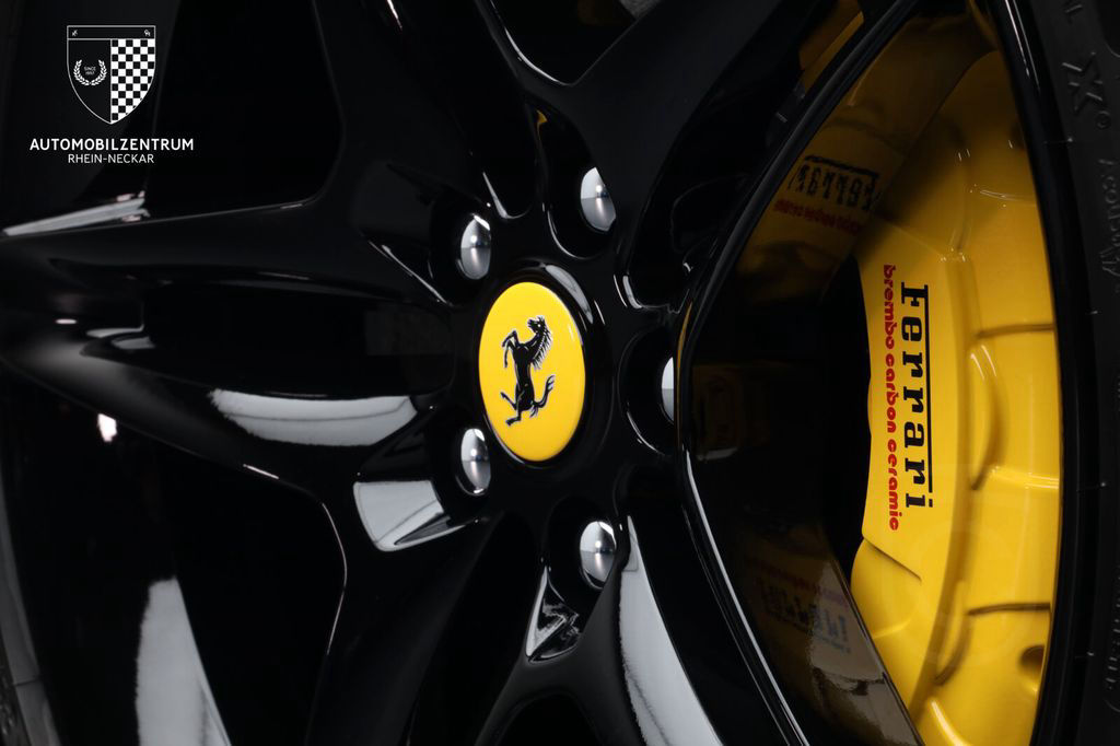Ferrari SF90 Stradale RacingSeats/Carbon-LED/Liftsystem