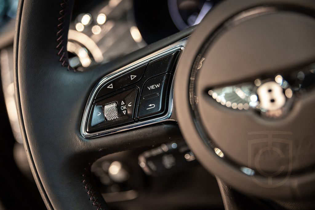 Bentley Bentayga V8 Azure EWB |First Edition|Black Line|
