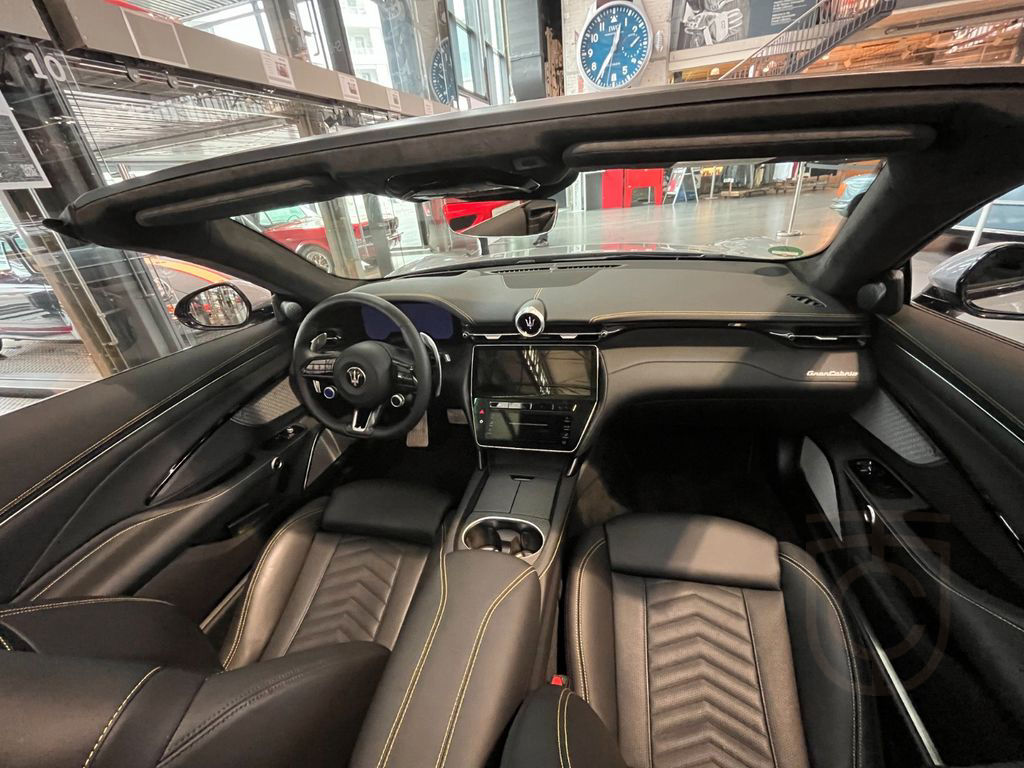 Maserati GranCabrio 3.0 V6 Trofeo Auto *Maserati Köln*