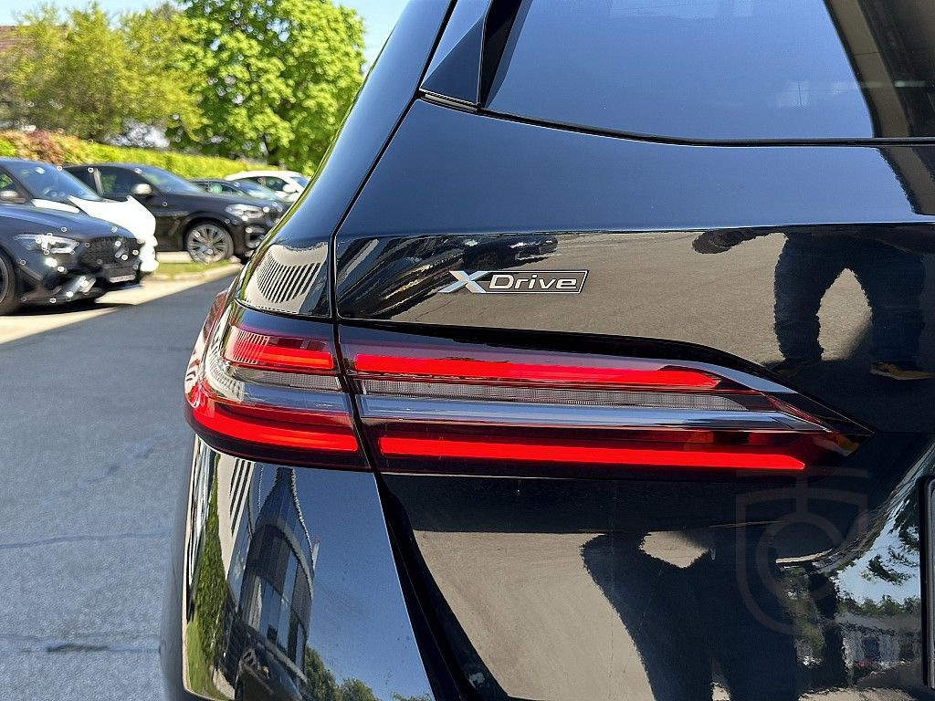 BMW 540d Touring xDrive M-Paket Aut. / AHK / Bowe...