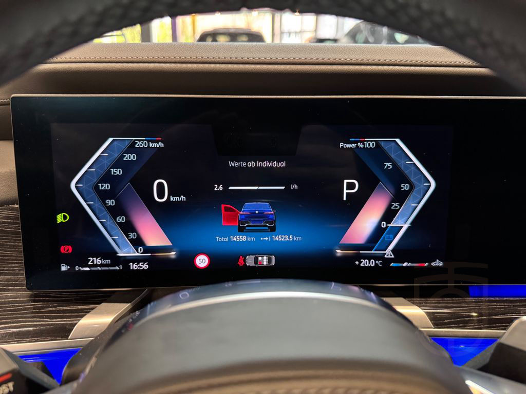 BMW 740d xDrive M Sport~PANO SKY~KAMERA 360~HEAD-UP