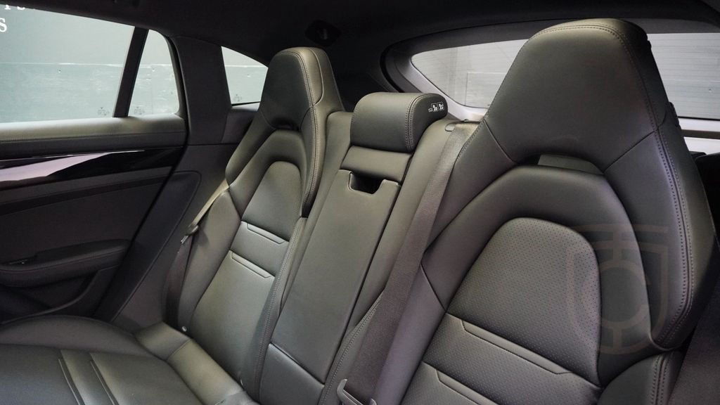 Porsche Panamera Sport Turismo 4 E-Hybrid *Approved*