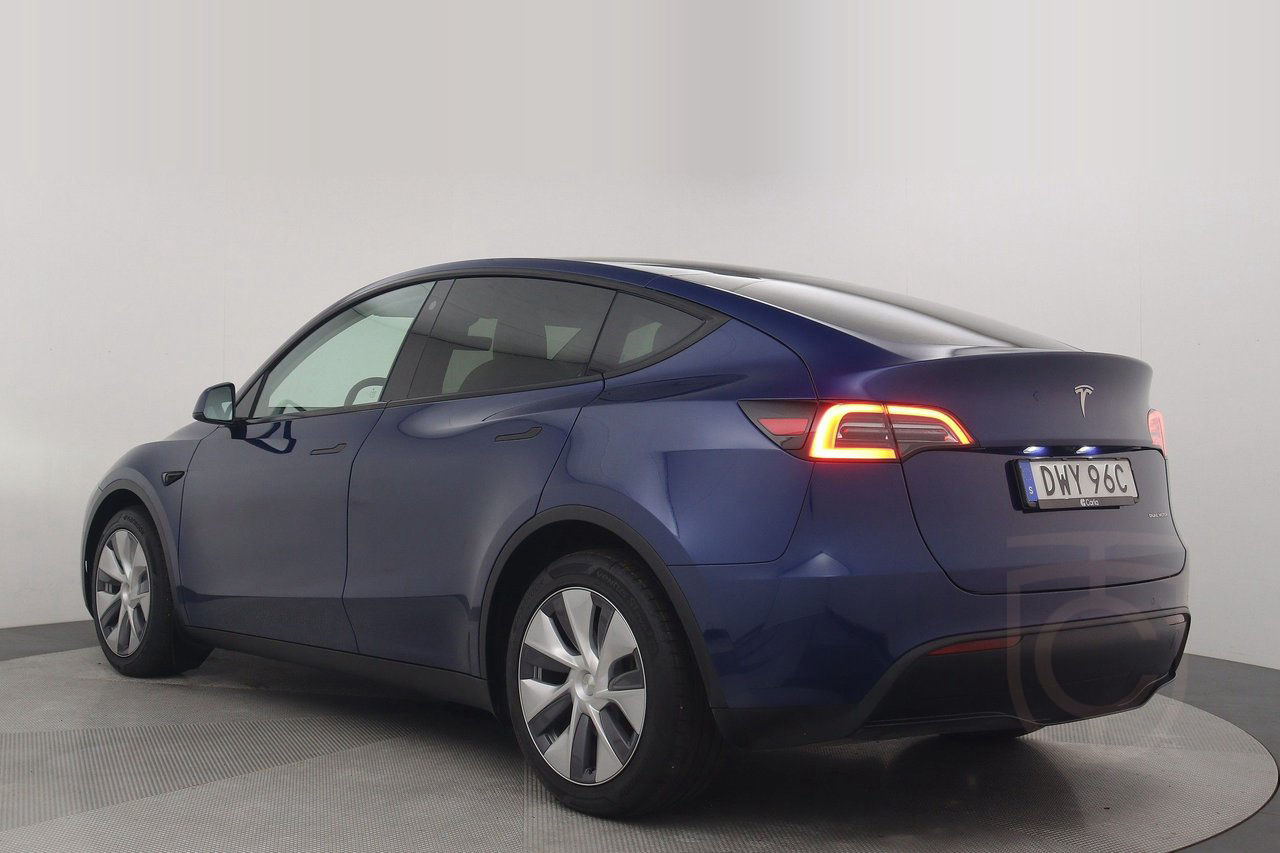 Tesla Model Y Long Range AWD Autopilot Pano