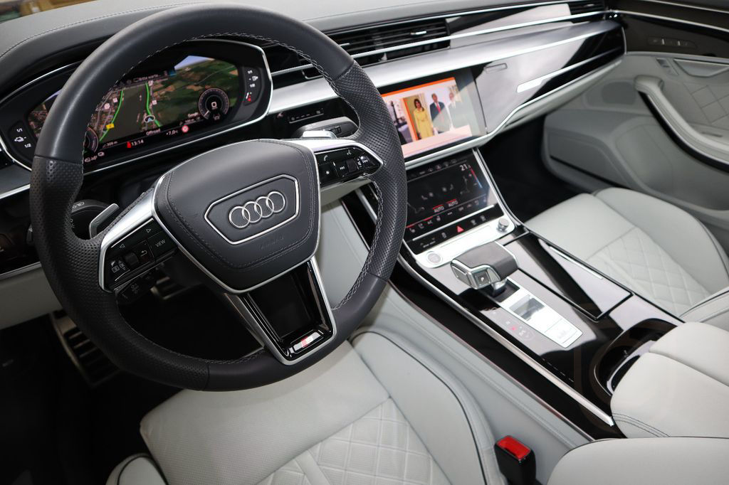 Audi A8L 60 TFSIe lang FULL EXCLUSIVE / UPE 181.170,-