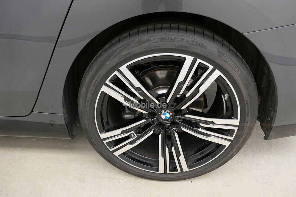 BMW 740d xDrive M Sport 21" Pano Sky Fond TV Sthzg.