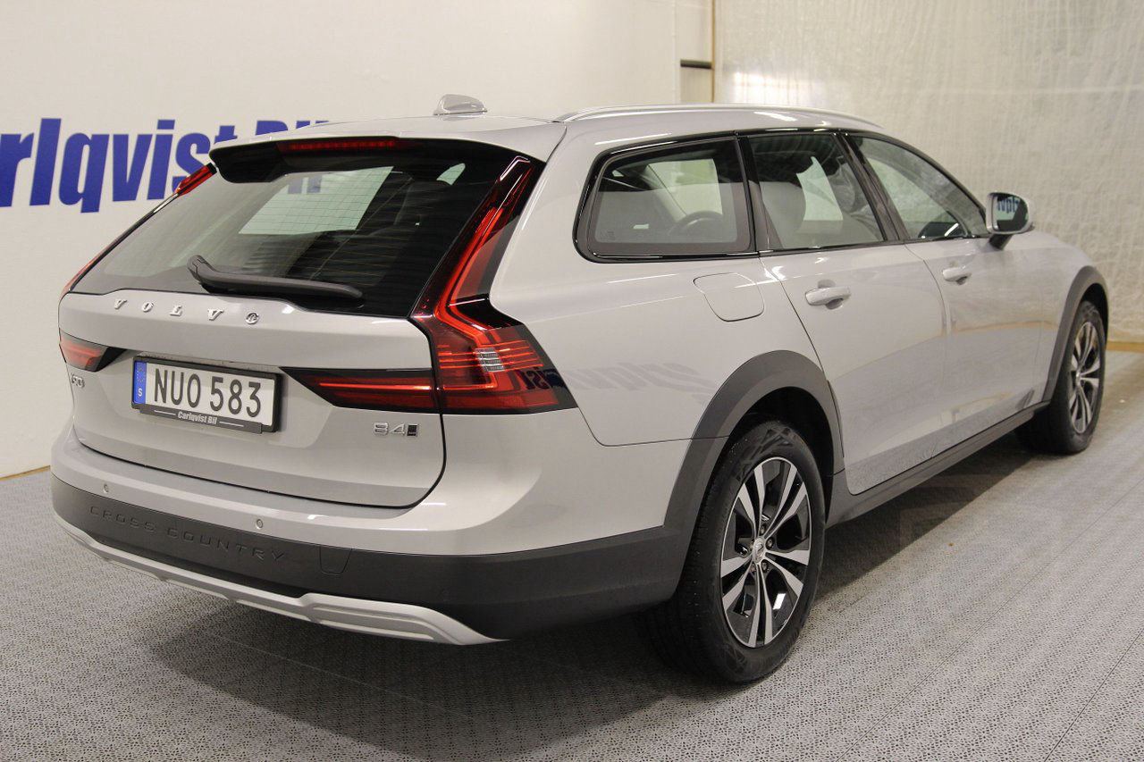 Volvo V90 Cross Country B