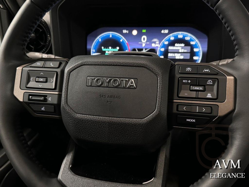 Toyota Land Cruiser 250 VX 2.8L*AHK*7 SEAT*PANO*KAMERA*