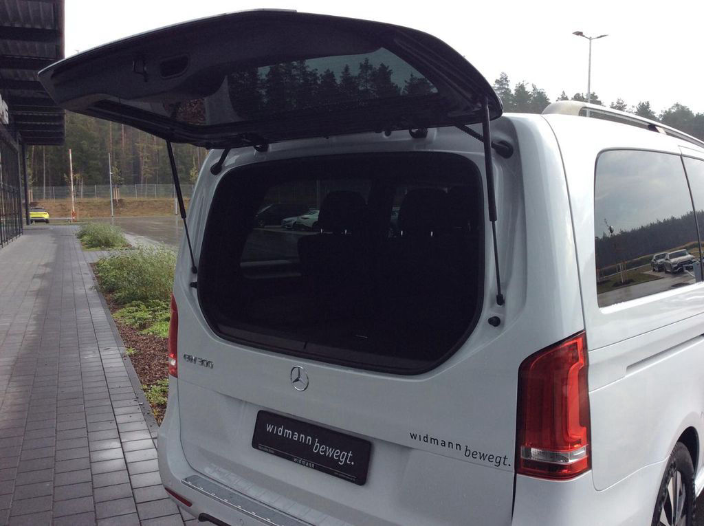 Mercedes-Benz EQV 300 lang (7 Sitzer) SpurW Sport Navi ACC LM