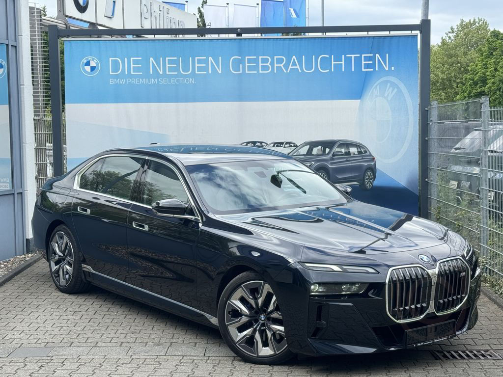 BMW M760e xDrive M Sport Massage Sitzlüft AHK DA-Pro