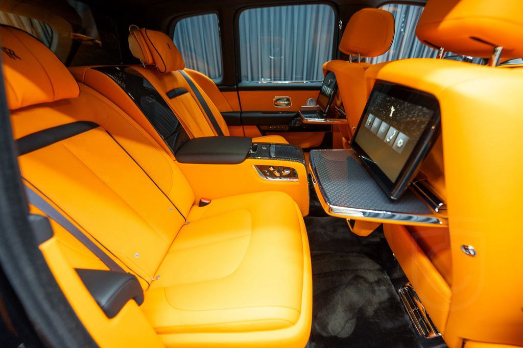 Rolls-Royce Cullinan Black Badge 4Seats Starlight 2025 FULL