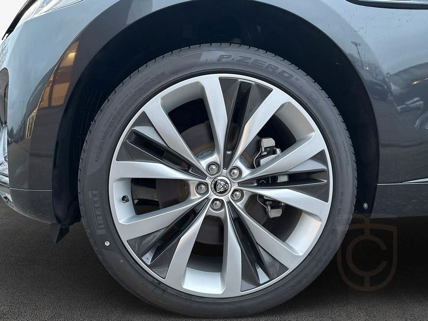 Jaguar F-Pace D300 AWD R-Dynamic SE 221 kW, 5-türig (Di