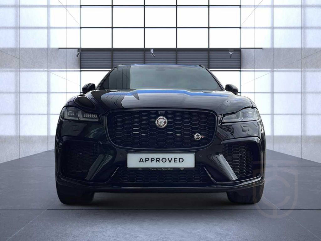 Jaguar F-Pace P550 AWD SVR