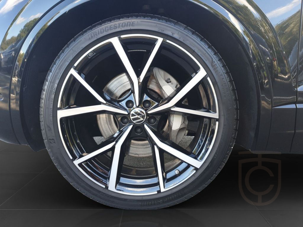 Volkswagen Touareg 3.0 TSI 4M R-LINE BLACKSTYLE NP126 LM22