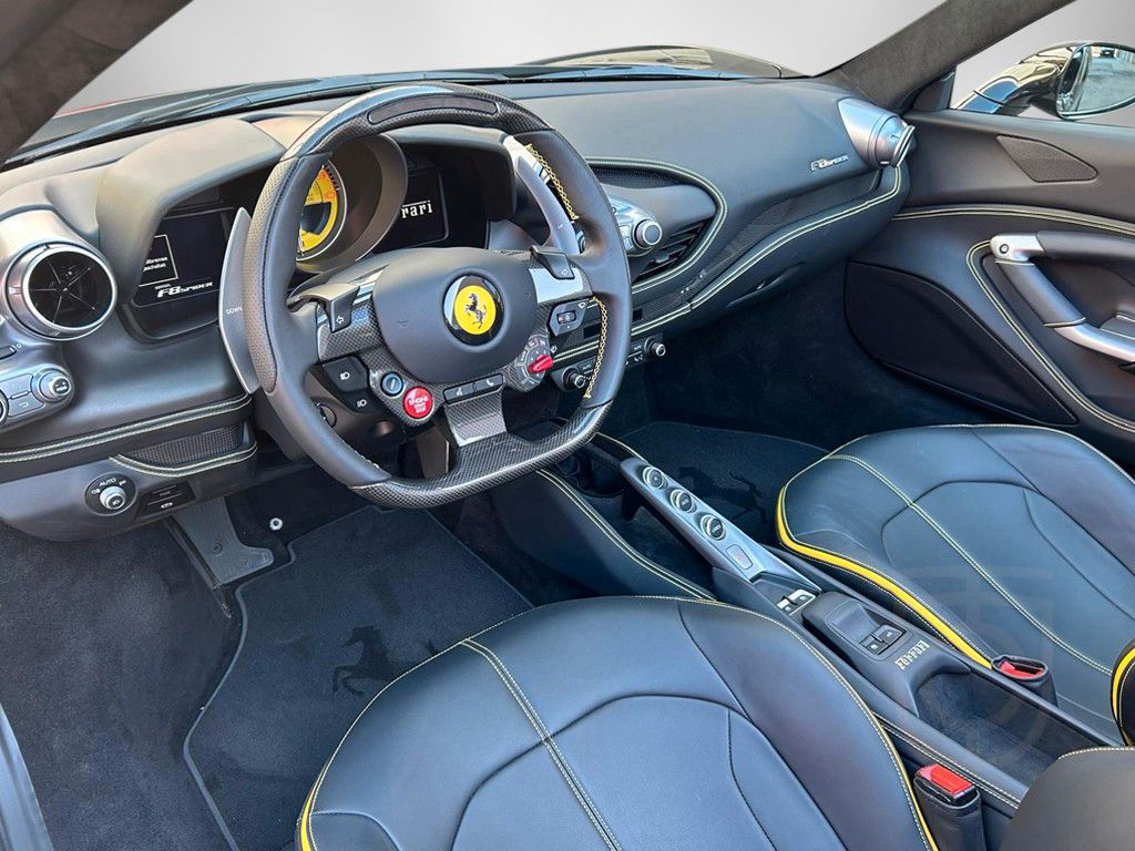 Ferrari F8 Spider / Lift / LED / Carbon