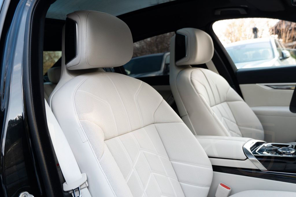 BMW 740d M SPORT.INDIVIDUAL.MASSAGE.SOFTCL.SKY.AHK