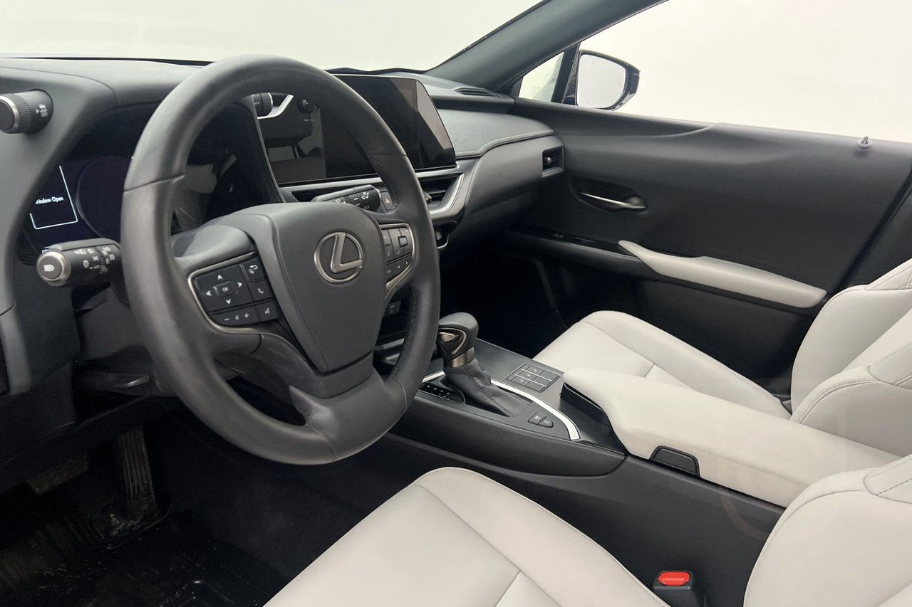 Lexus UX 250h CVT