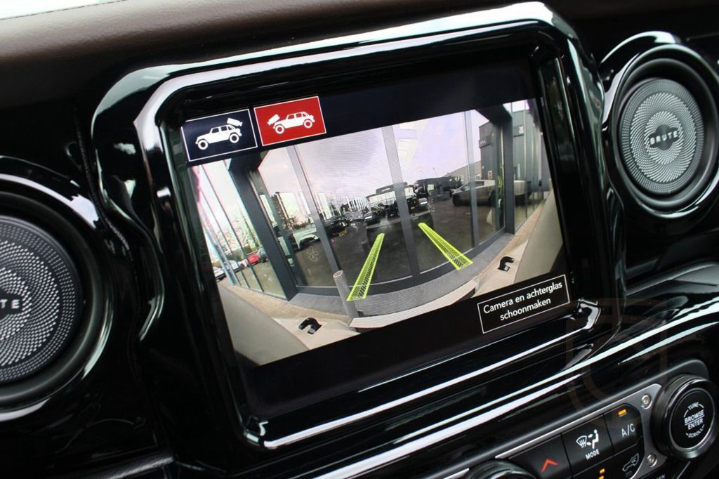 Jeep Wrangler BRUTE 4XE 380 PK SAHARA / Sky One Touch